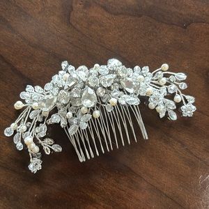 Crystal hair comb